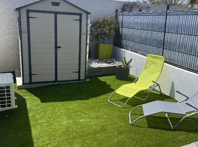 Convivial à Cervione, 35 M², Piscine Partagée * Cervione