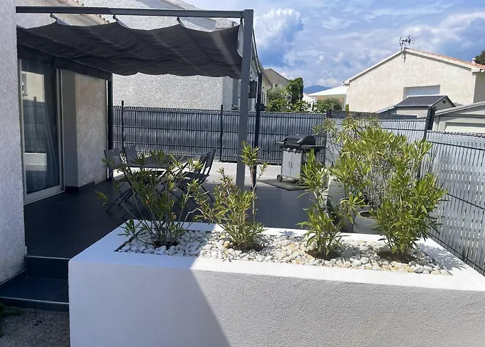 Convivial à Cervione, 35 M², Piscine Partagée